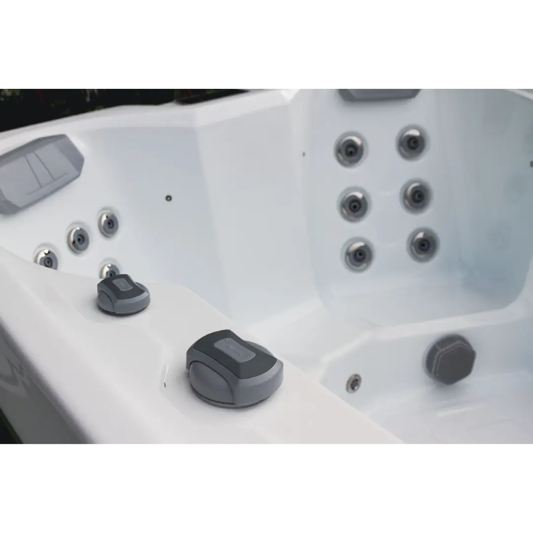 Equinox EQ130 Lite Hot Tubs features and jets
