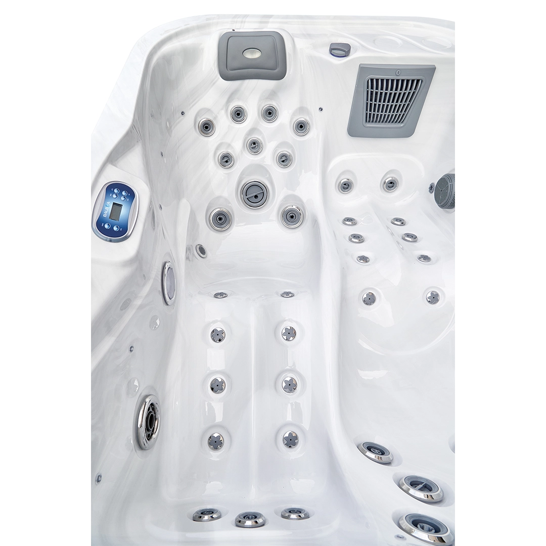 522-DL spa in garden setting