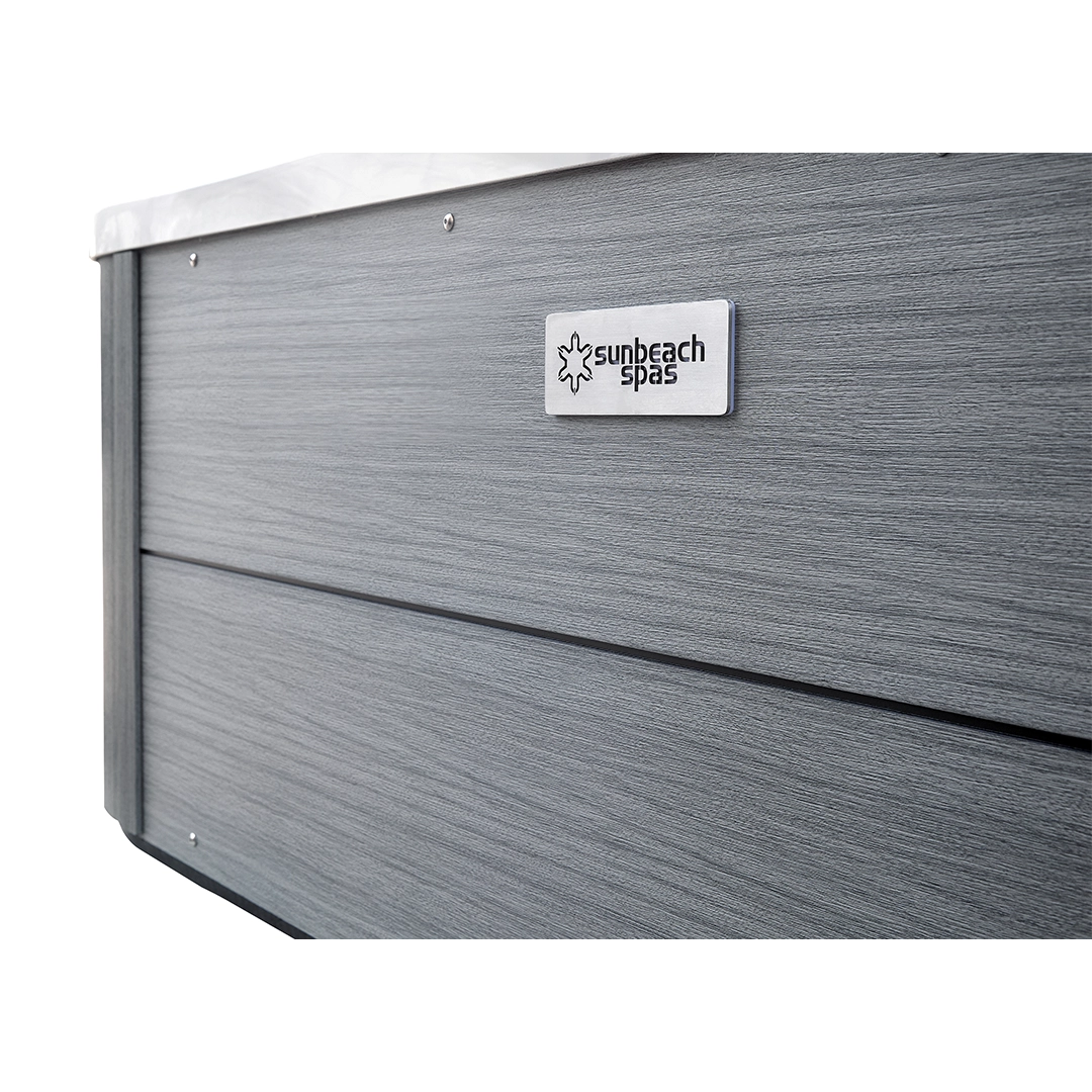 550-S HSG282 spa in garden setting