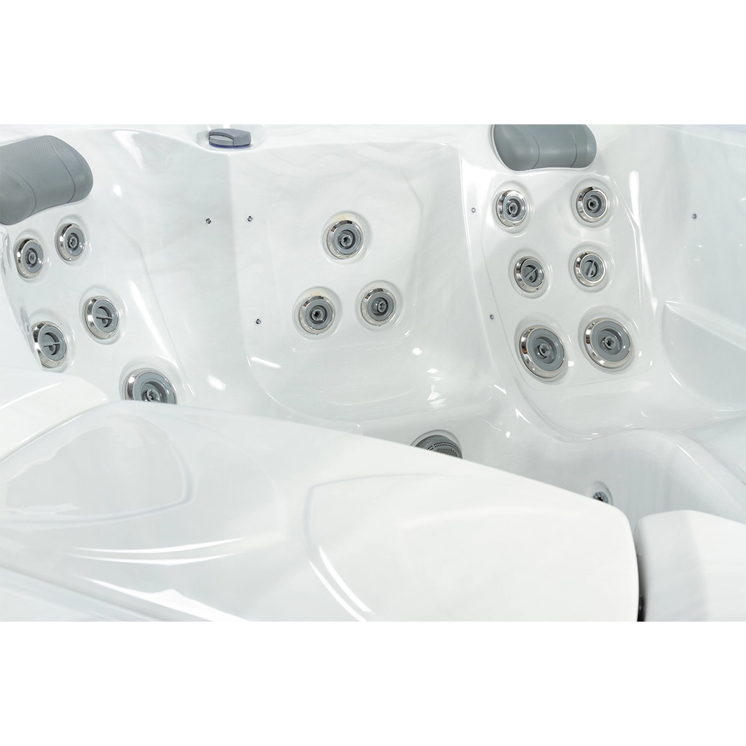 551-L hot tub - view 260