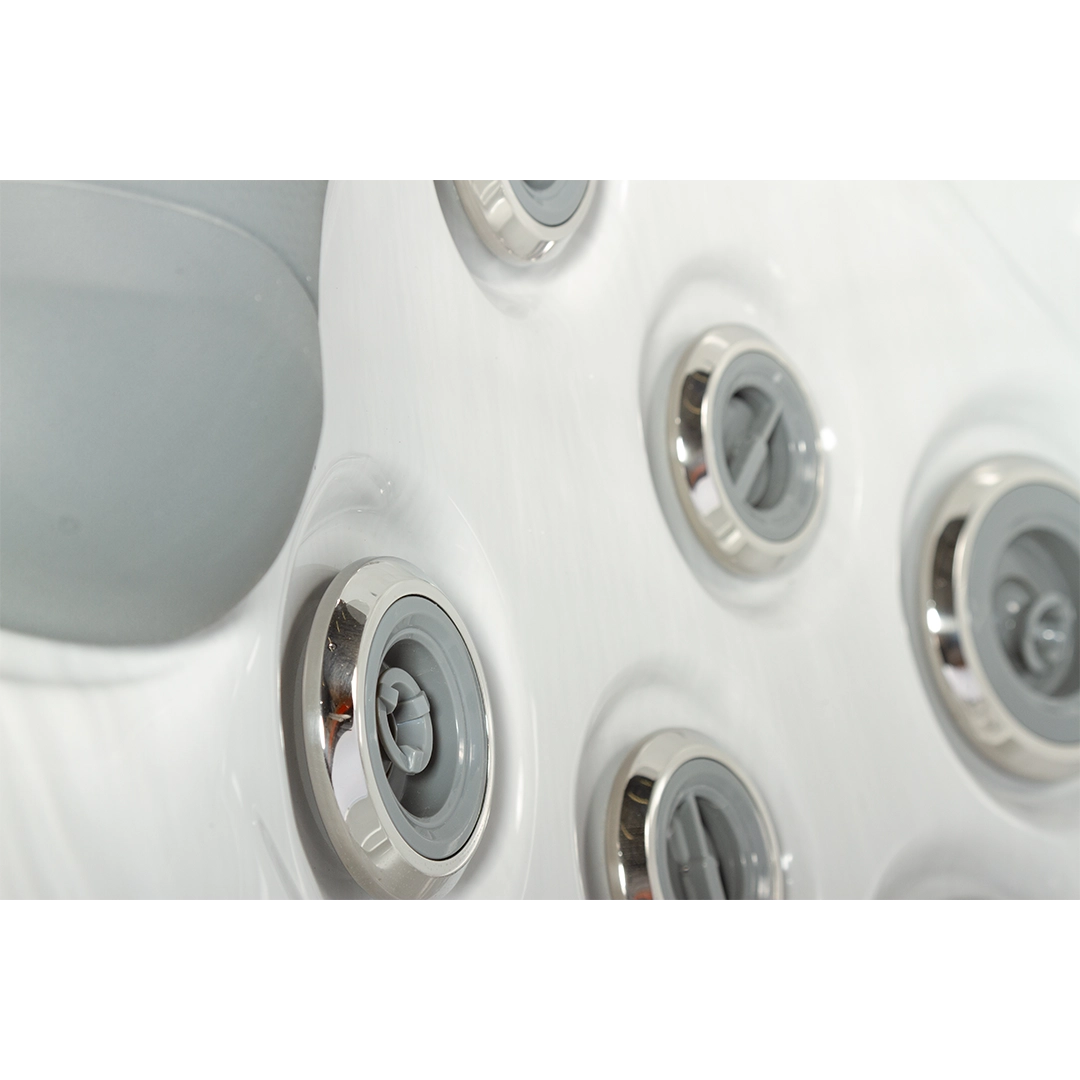 553-LC spa in garden setting