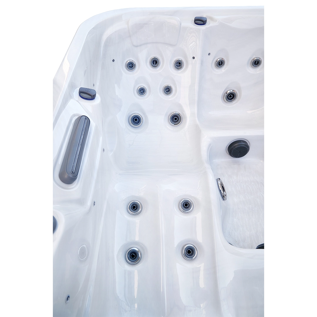 561-L hot tub - view 221