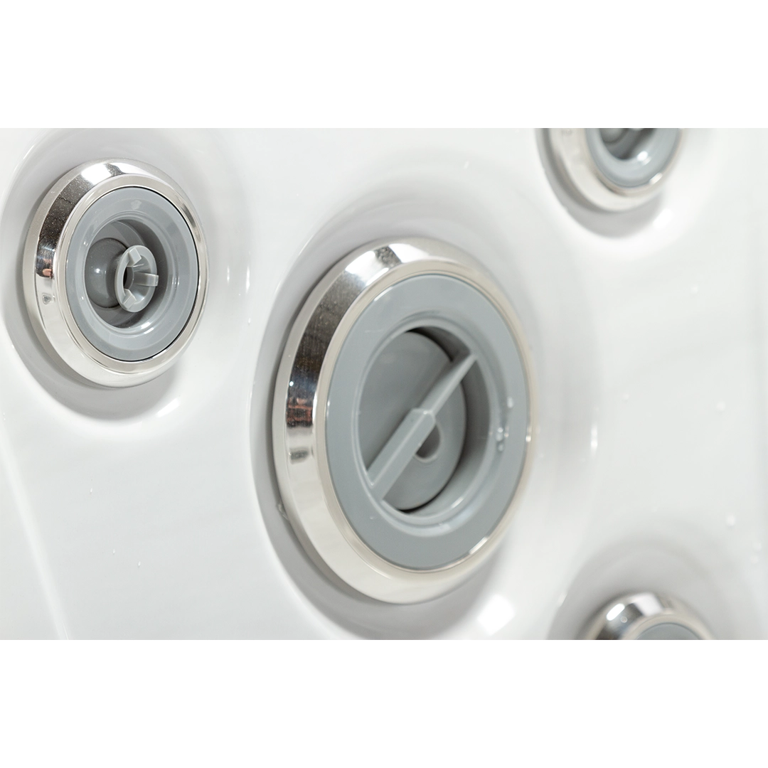 570-S spa in garden setting