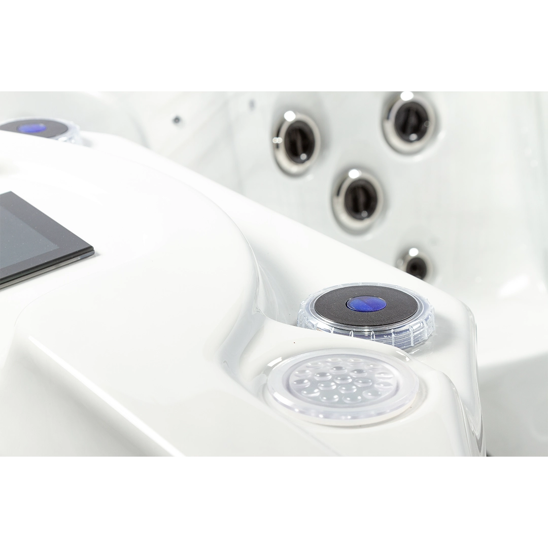 970-S spa in garden setting